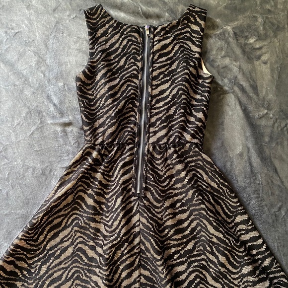 Tan and Black Patterned Dress! - Picture 4 of 4